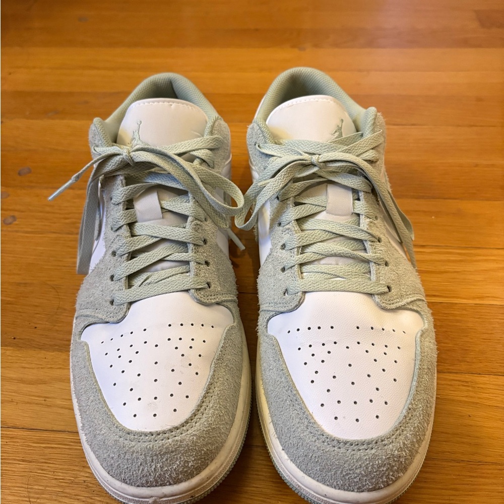 Men's Jordan 1 Low Green Suede US 12.5